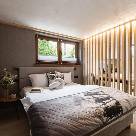 Goscinne Wilcznik 12 Bed & Breakfast