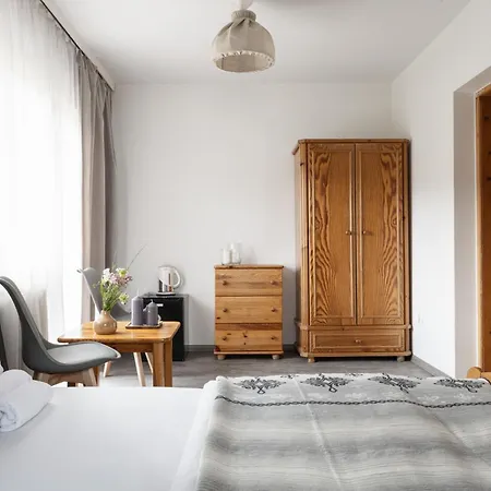 Goscinne Wilcznik 12 Bed & Breakfast 3*