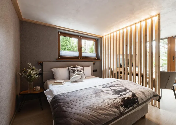 Goscinne Wilcznik 12 Bed & Breakfast