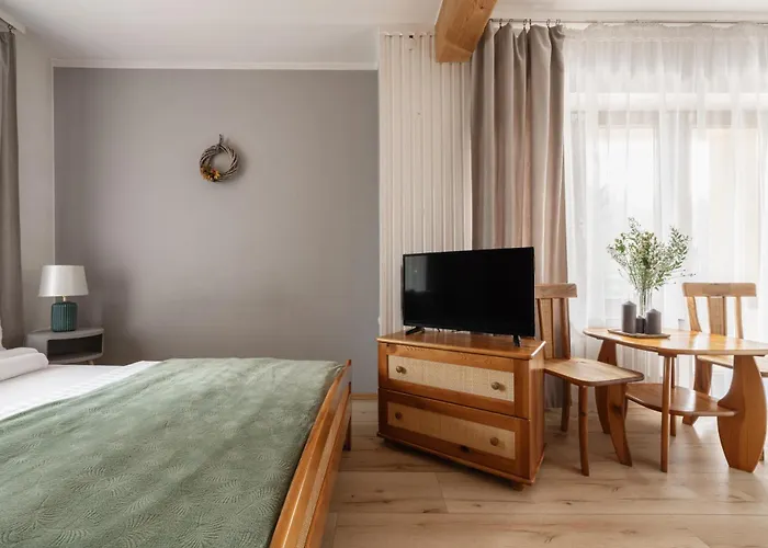 Goscinne Wilcznik 12 Bed & Breakfast