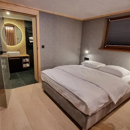 Goscinne Wilcznik 12