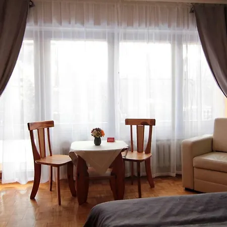 Goscinne Wilcznik 12 Bed & Breakfast