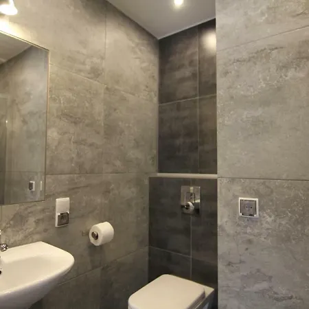 Goscinne Wilcznik 12 Bed & Breakfast