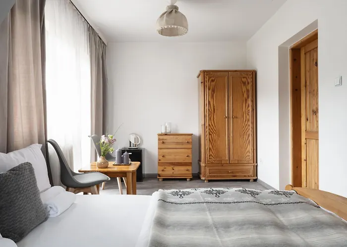 Goscinne Wilcznik 12 Bed & Breakfast 3*